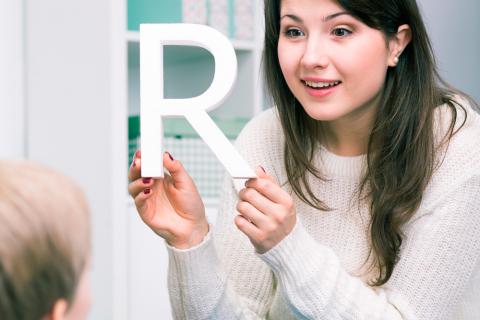 Relación entre el frenillo lingual y la pronunciación de la RR